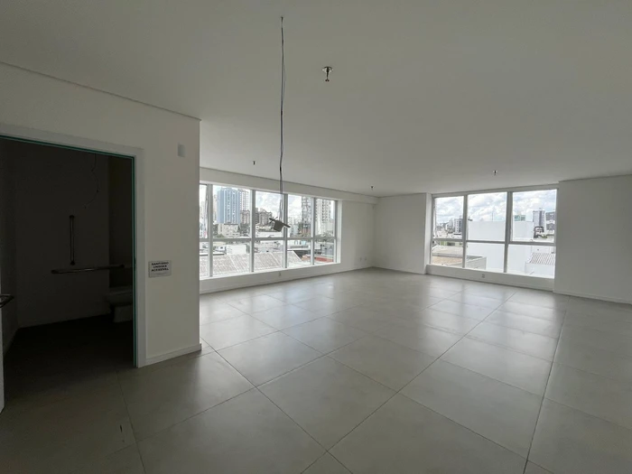 Apartamento Comercial em Passo Dos Fortes - 64m²