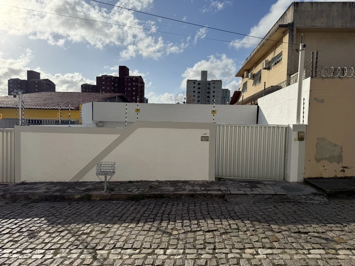Casa para vender com 3 quartos, 1 suíte, 2 banheiros e 2 vagas, 187 m²