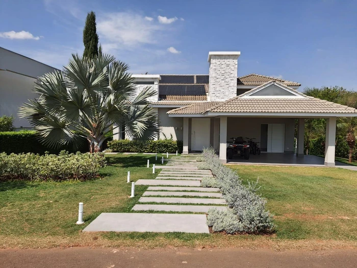 Casa para vender com 5 quartos e 5 suítes, 1.500 m²